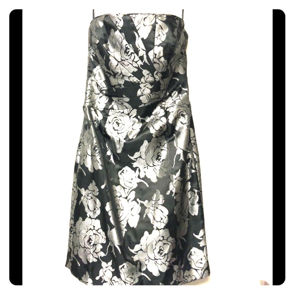 NWT White House Black Market Strapless Cocktail